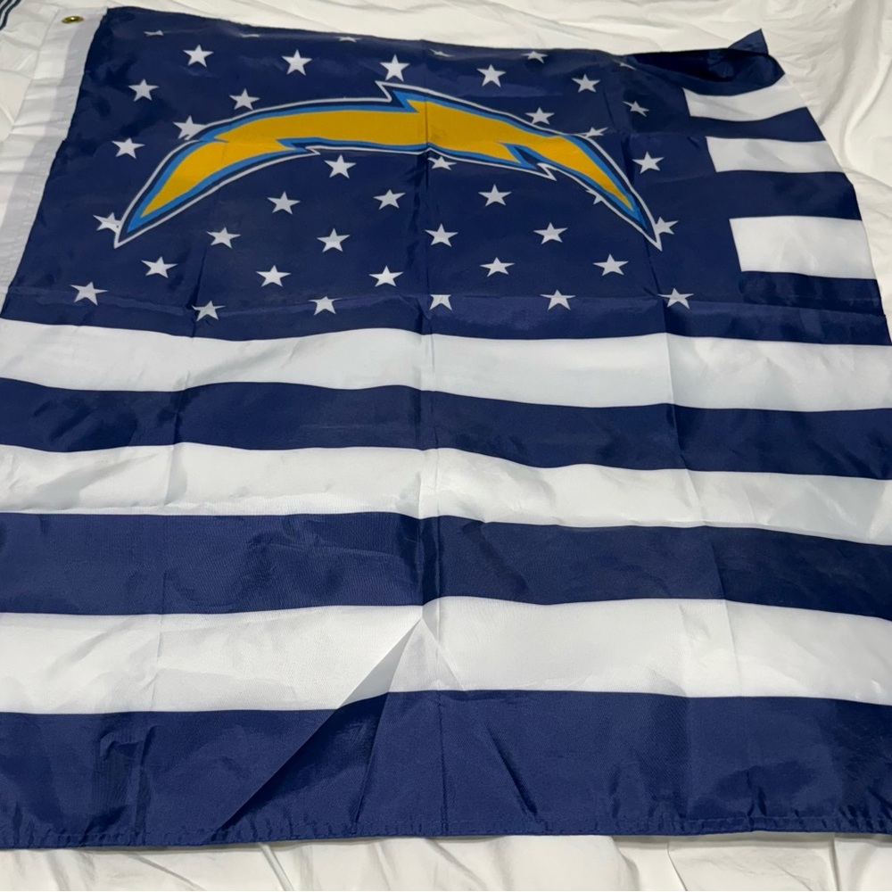 🏈 NFL Chargers Blue and White Flag with Lightning Bolt logo